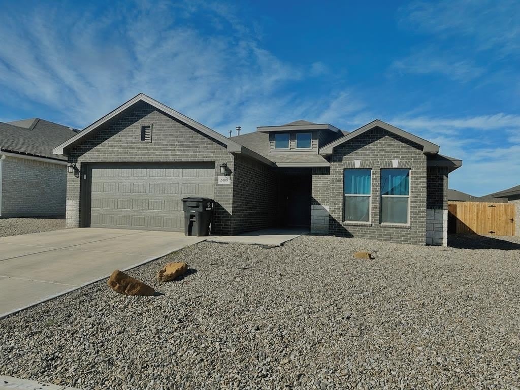 2409 Ranch Ave – photo 1 of 27