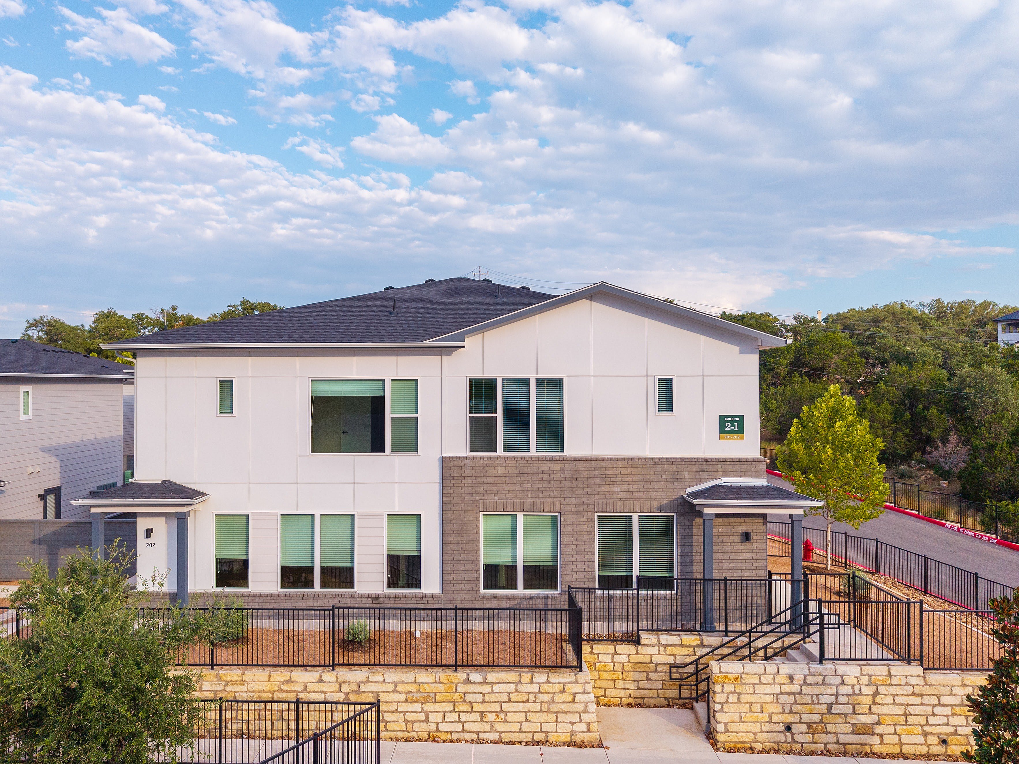 Oasis Stone Oak – photo 1