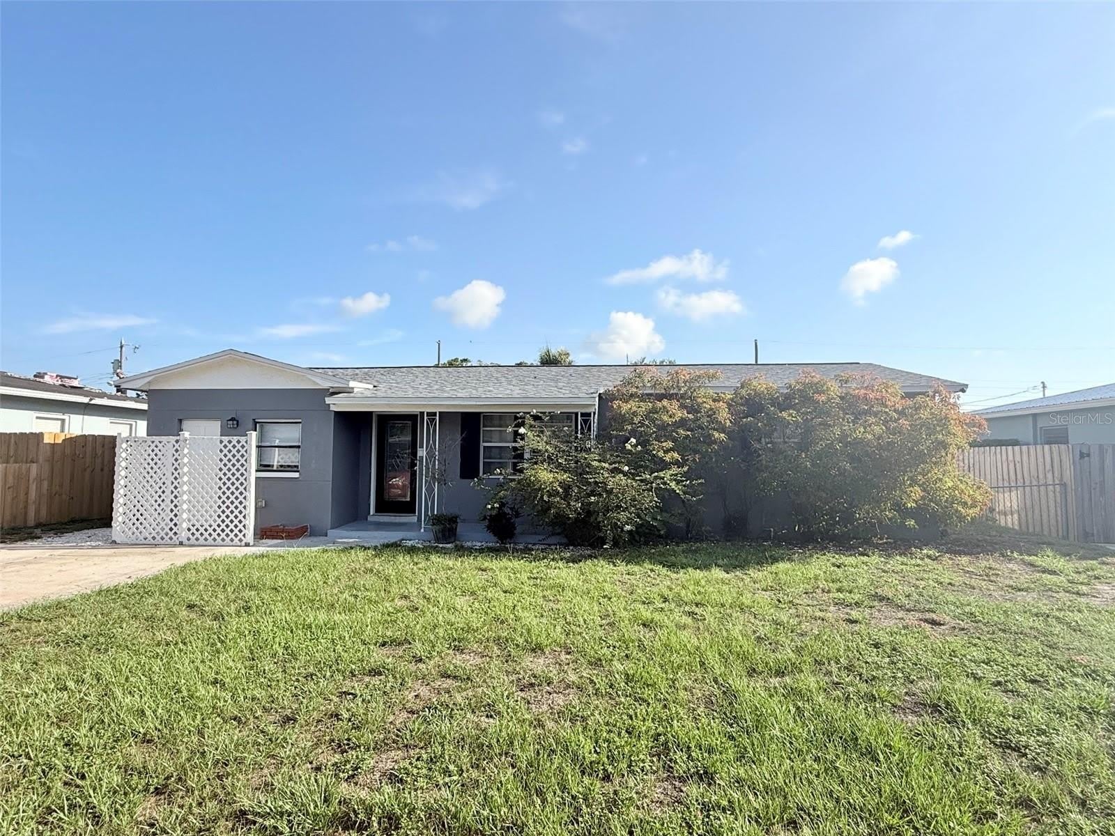 6041 43RD Avenue N – photo 1 of 33