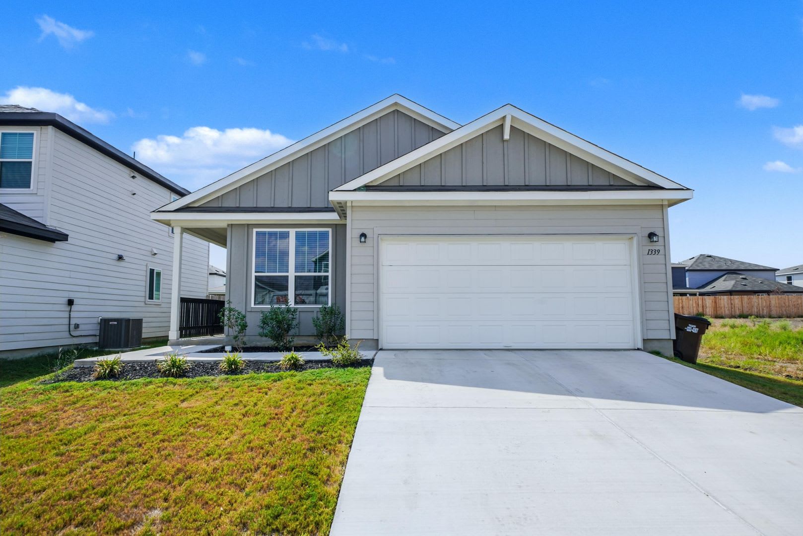 Beautifully Maintained Single-Story Home in Vista Real – photo 1