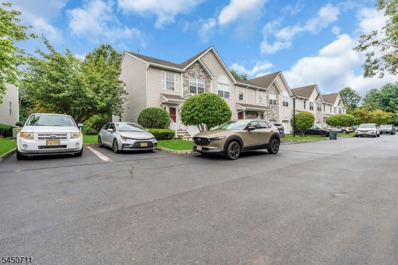 8 Edith Pl – photo 1