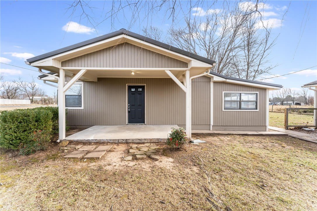 153 Halleck Lane – photo 1 of 21