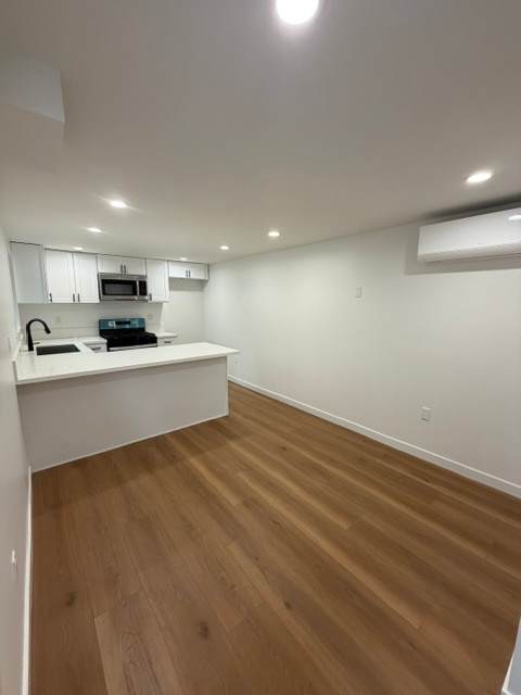 1114 Gladys Ave. – photo 1