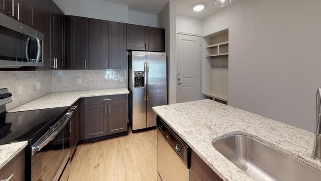 4710 N Loop 1604 E – photo 1