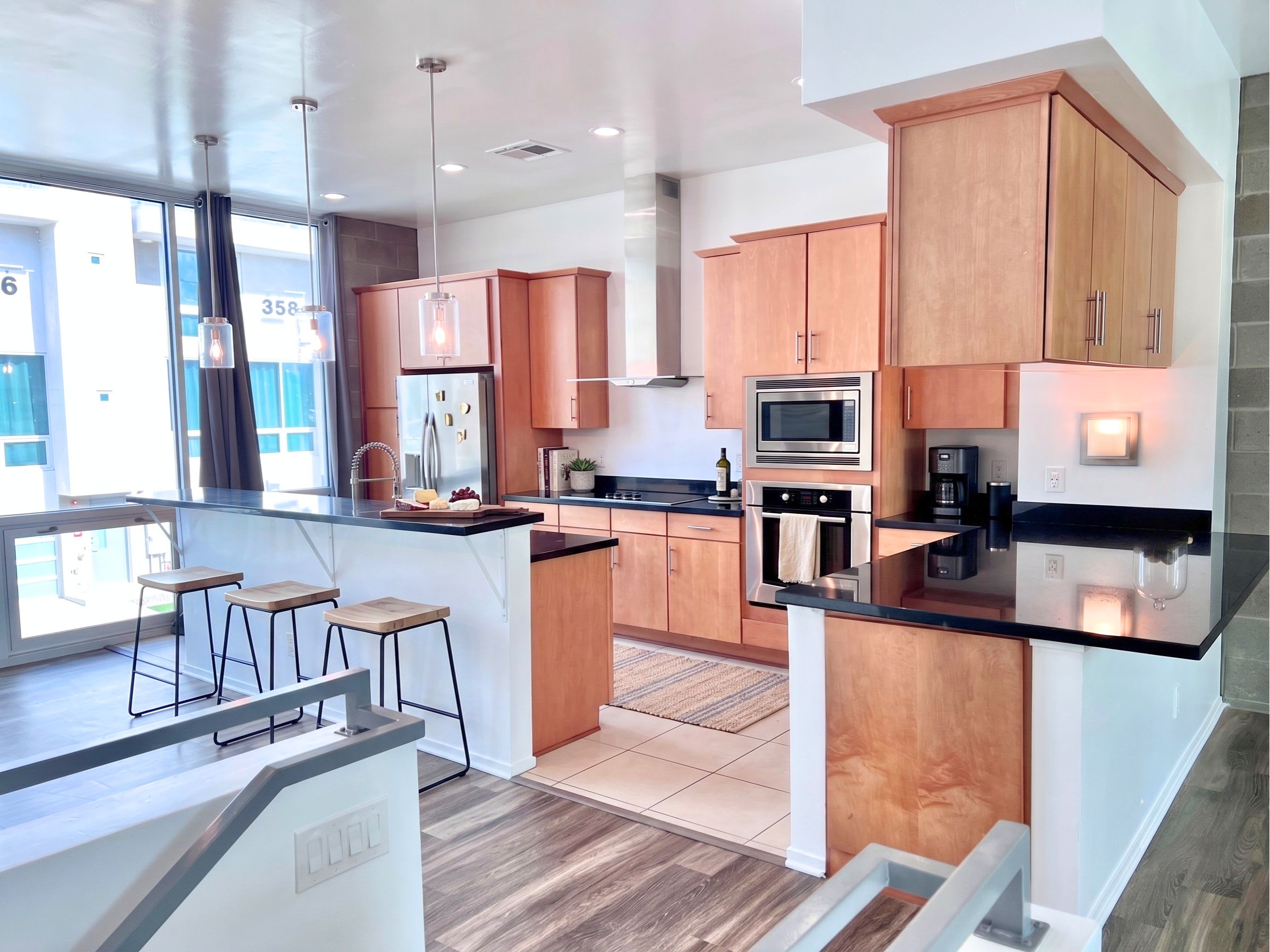 368 S Farmer Ave – photo 1