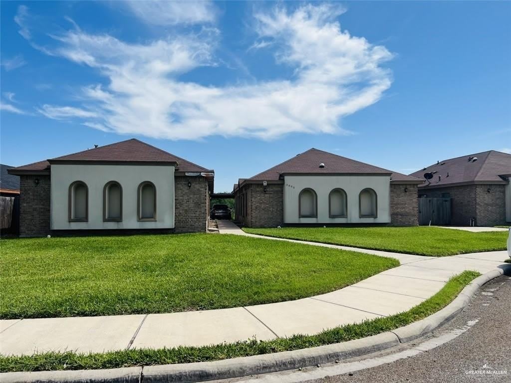 3005 E Diamond Head Avenue – photo 1 of 5