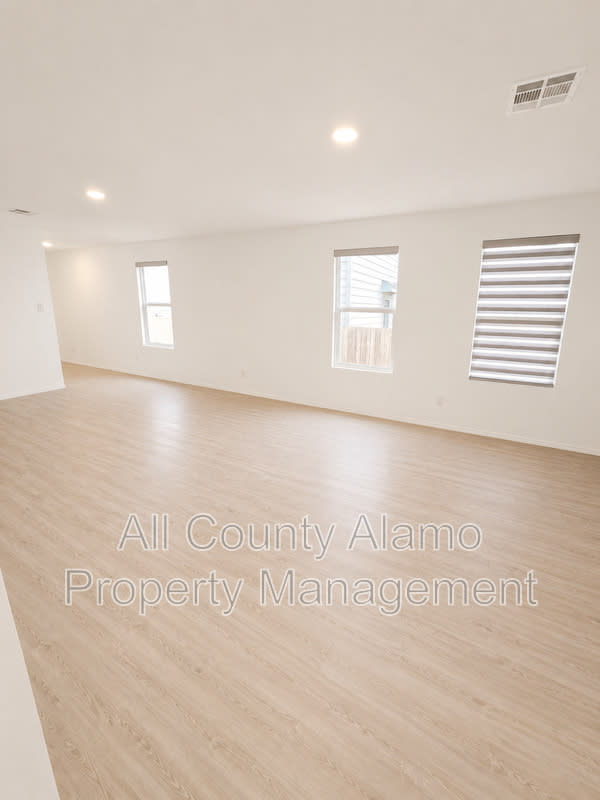 9258 Honey Mesquite – photo 1 of 30