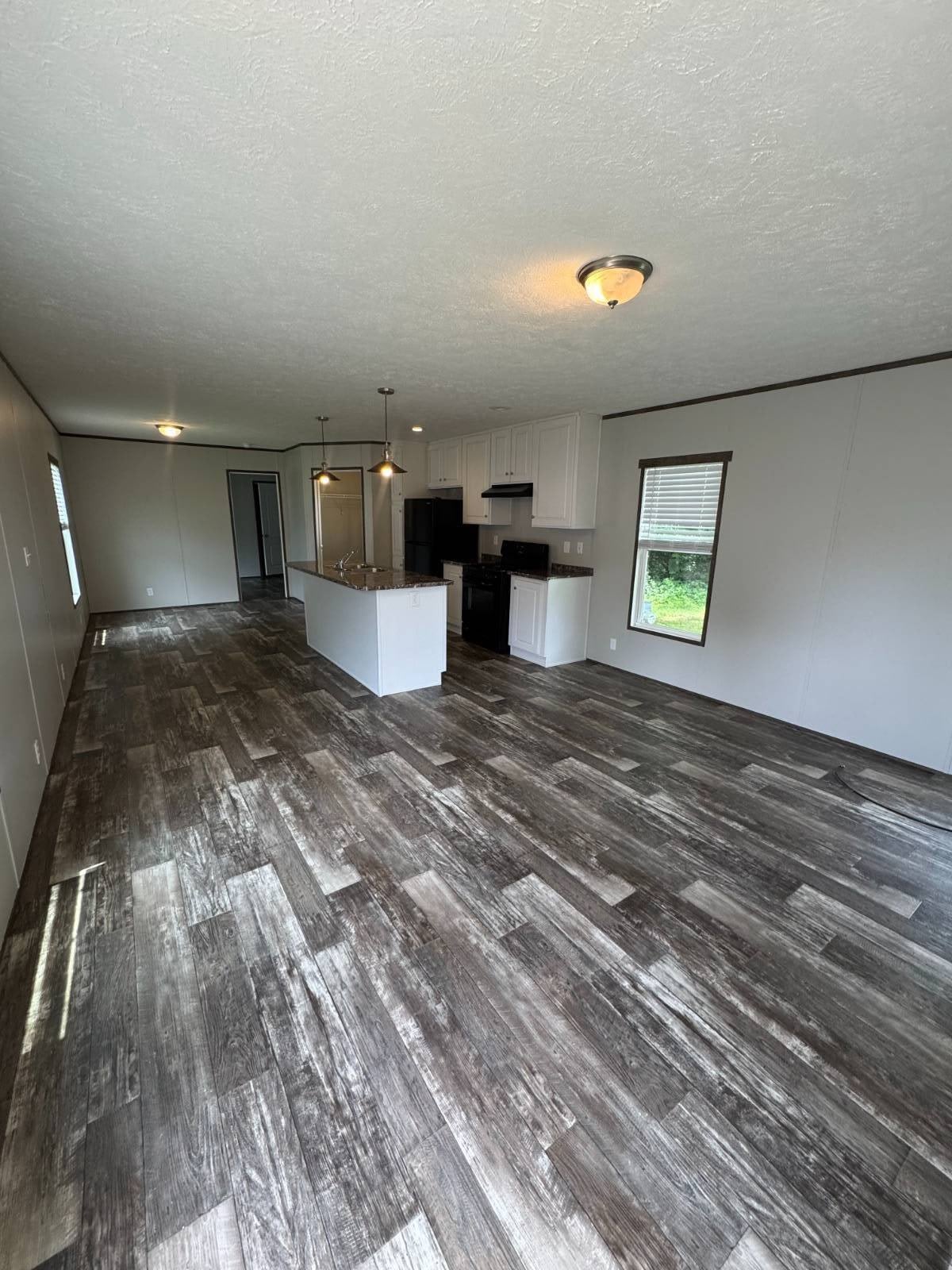 269 Manchester Ave – photo 1 of 13