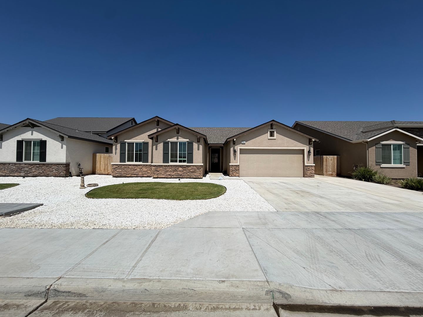 Beautiful Home for rent in Tulare! – photo 1
