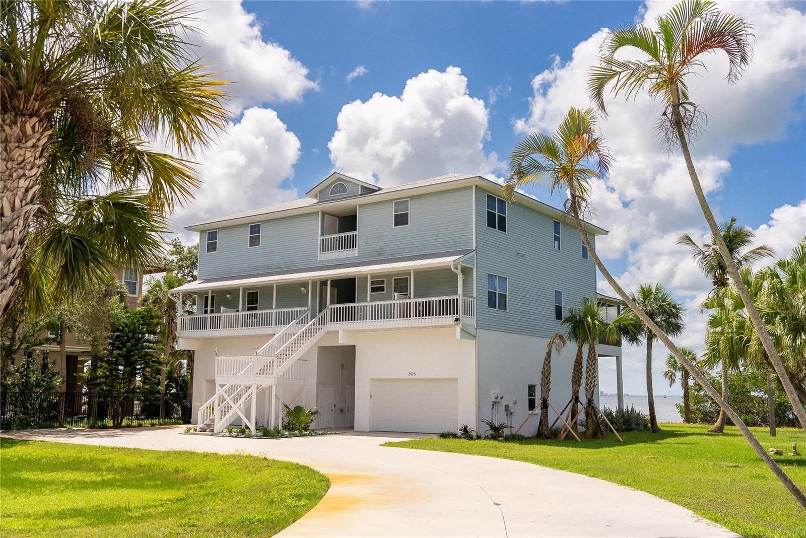 2424 BAY Drive – photo 1