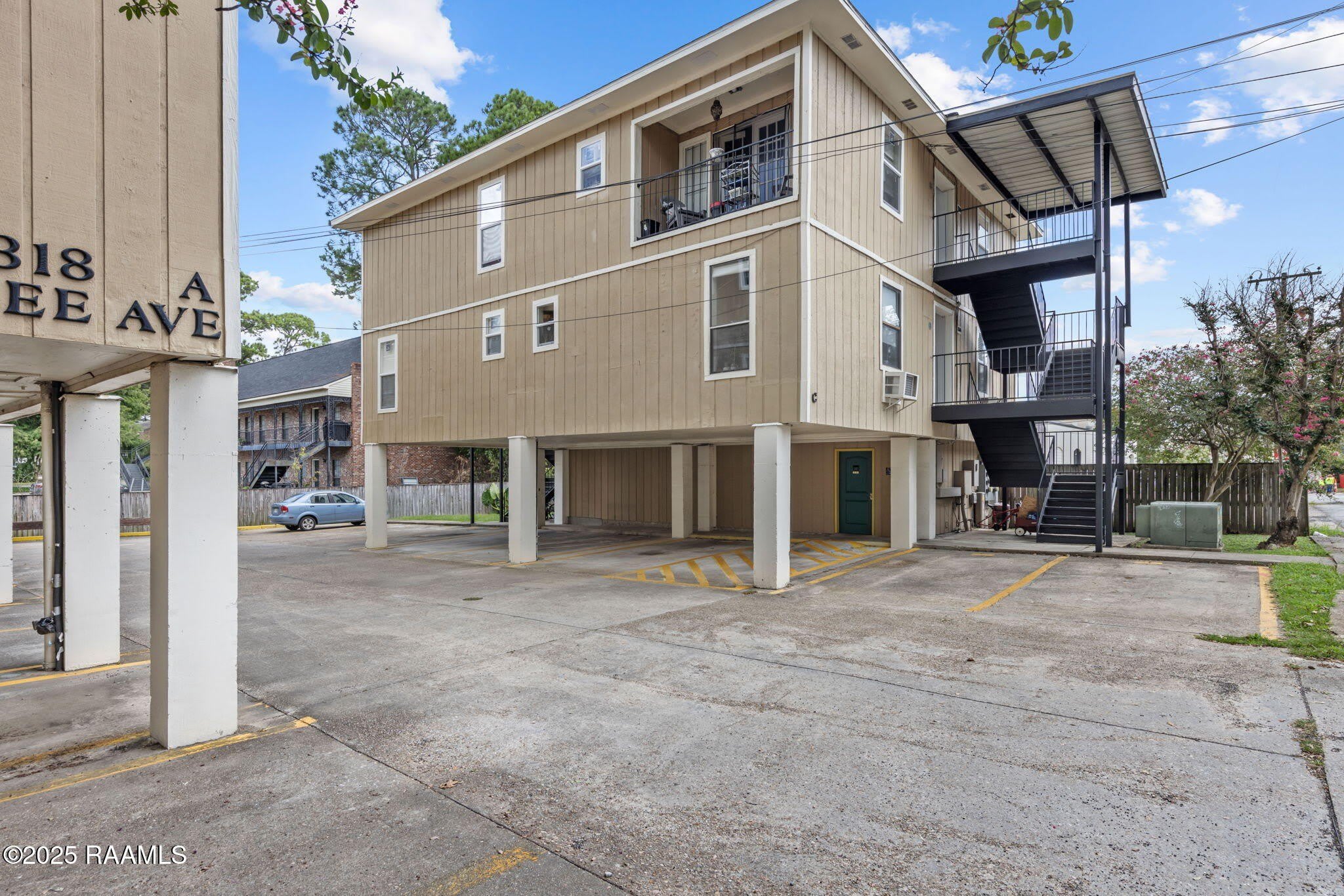 1318 Lee Avenue – photo 1