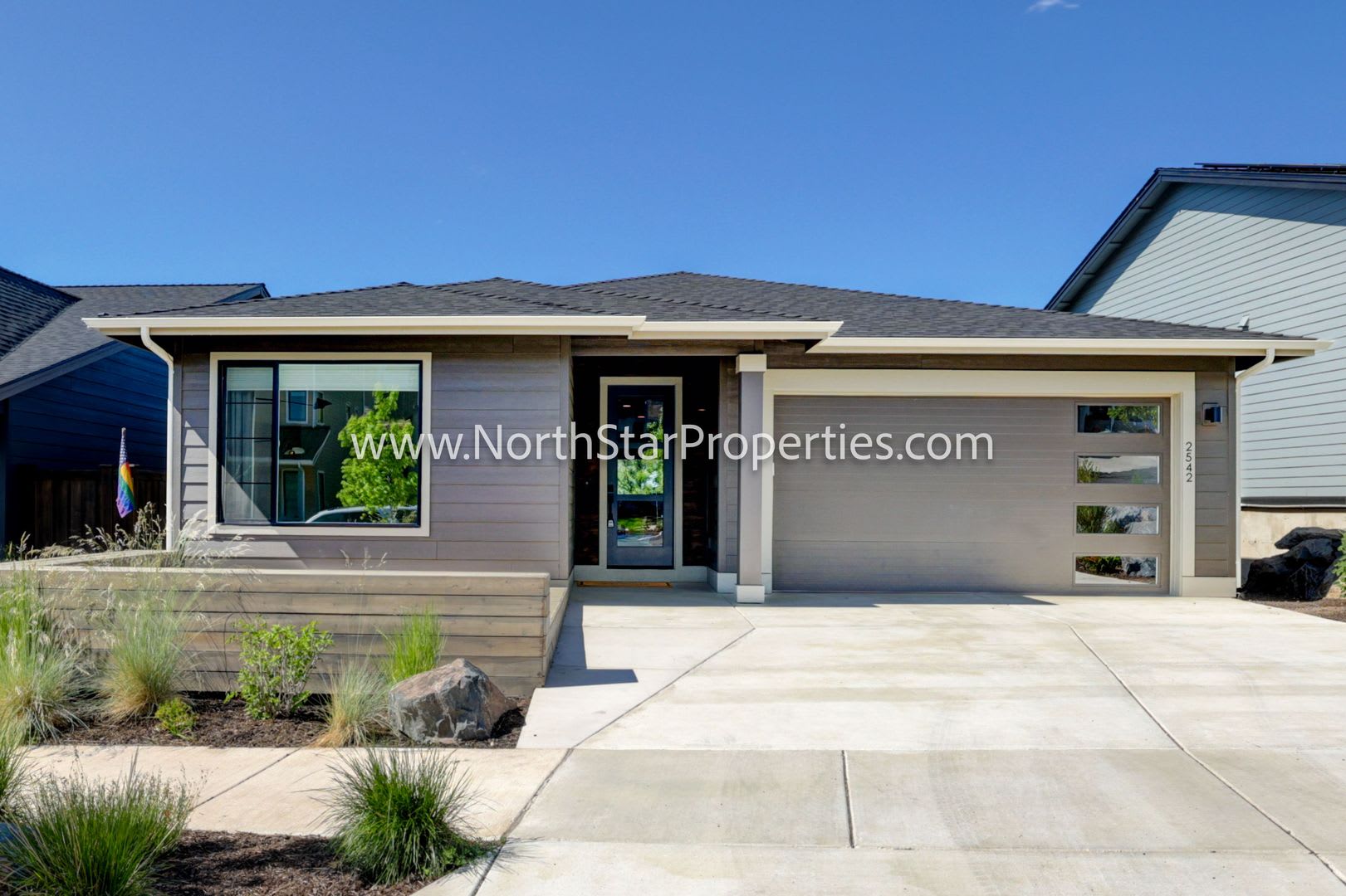 Beautiful home in NW Bend – photo 1