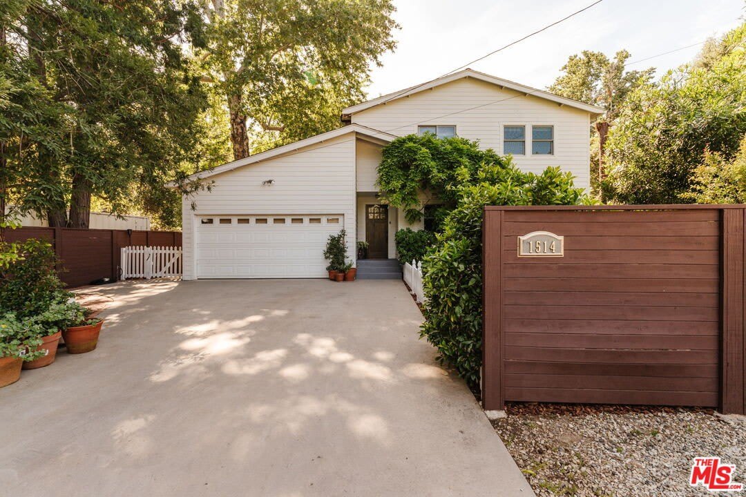1514 Willow Dr – photo 1 of 31