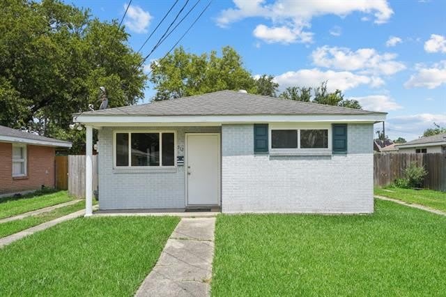 512 Arnold Avenue – photo 1 of 261