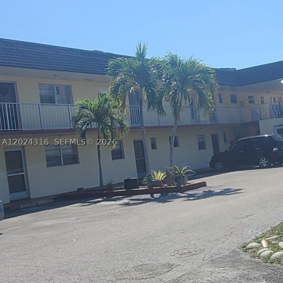 19305 NE 2nd Ave – photo 1