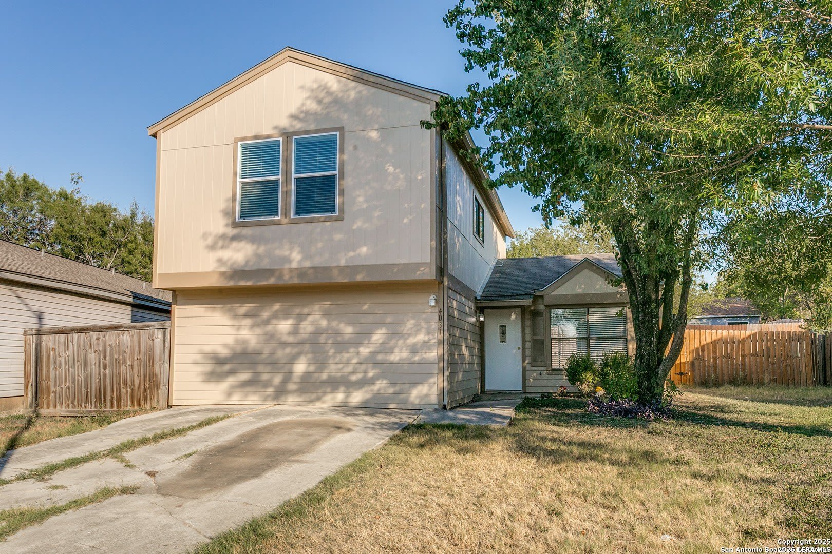 4031 SUNRISE BLUFF DR – photo 1