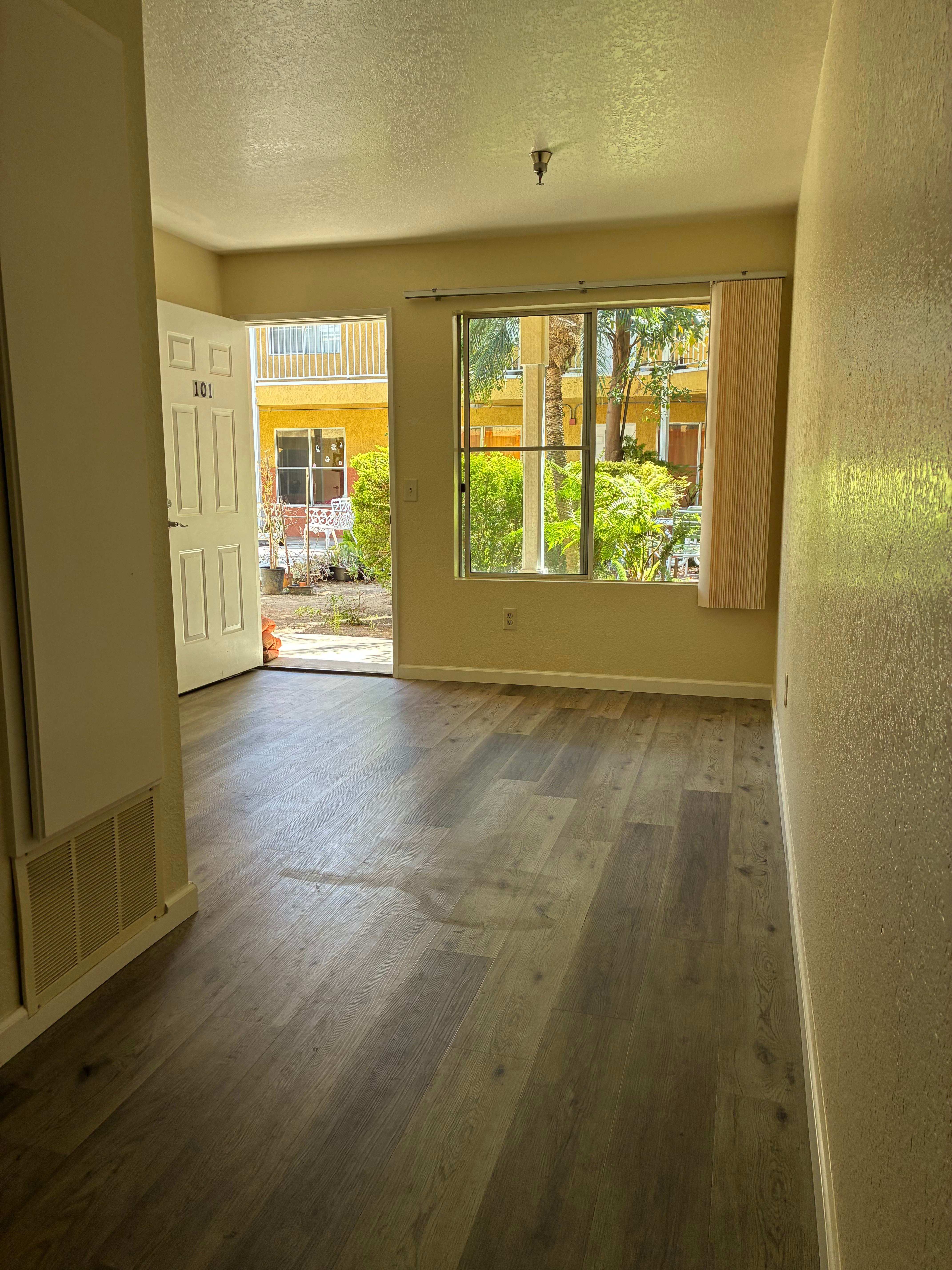 212 S Orange Ave – photo 1 of 6