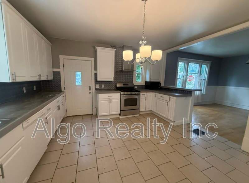 690 Northeast Lowry Avenue – photo 1