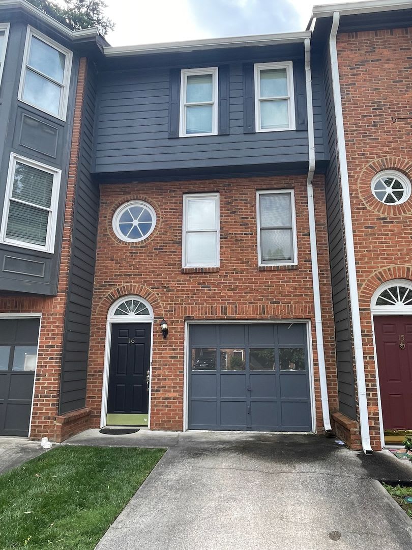 Candler Park Townhouse, Steps from Candler Park – photo 1