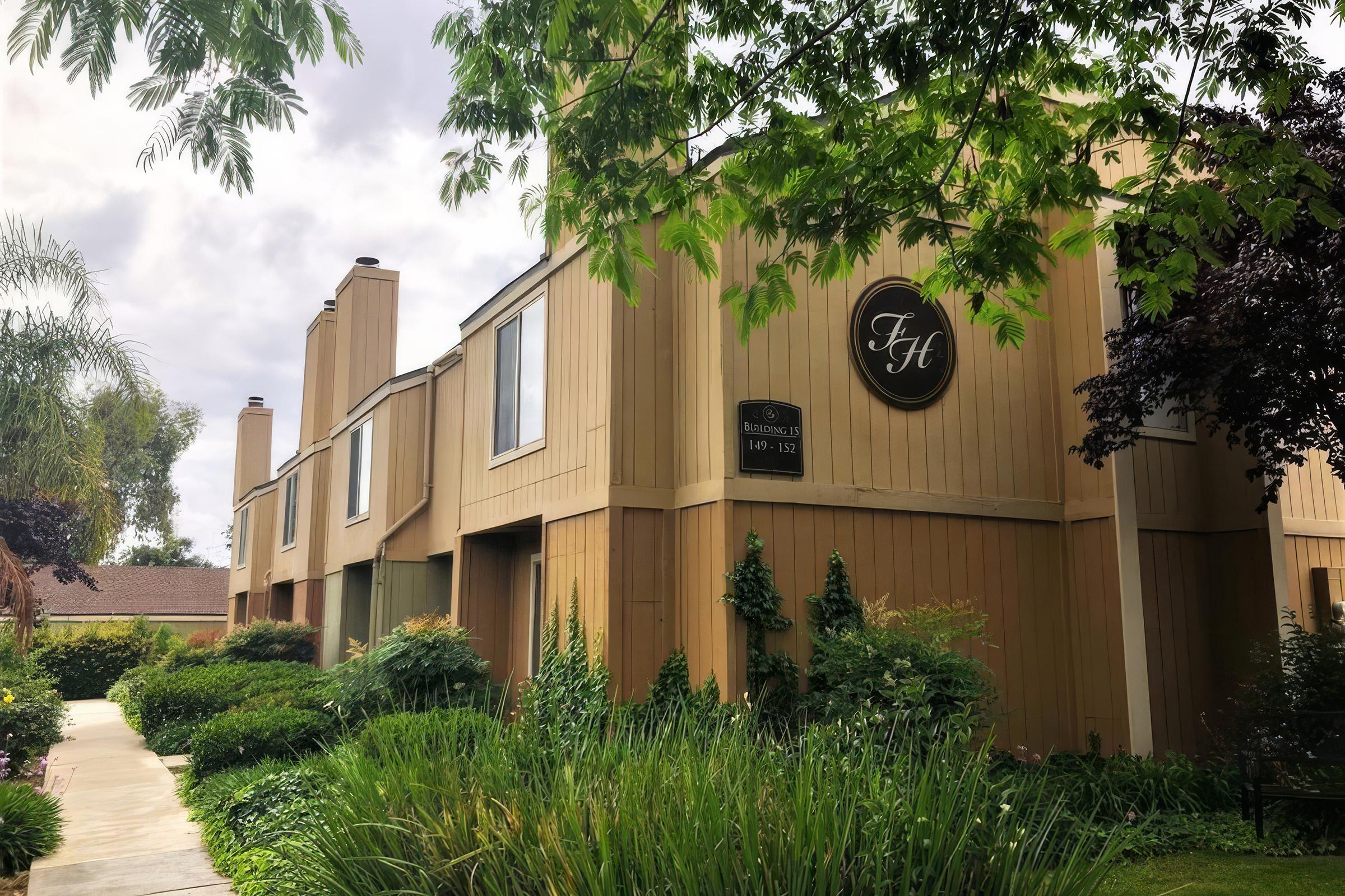 Fox Hollow Apartments