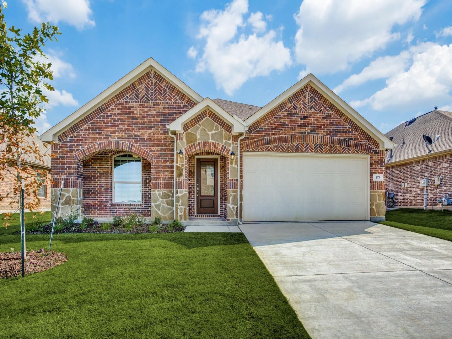 Beautiful 1.5-Story Home in Avery Pointe, Anna – photo 1