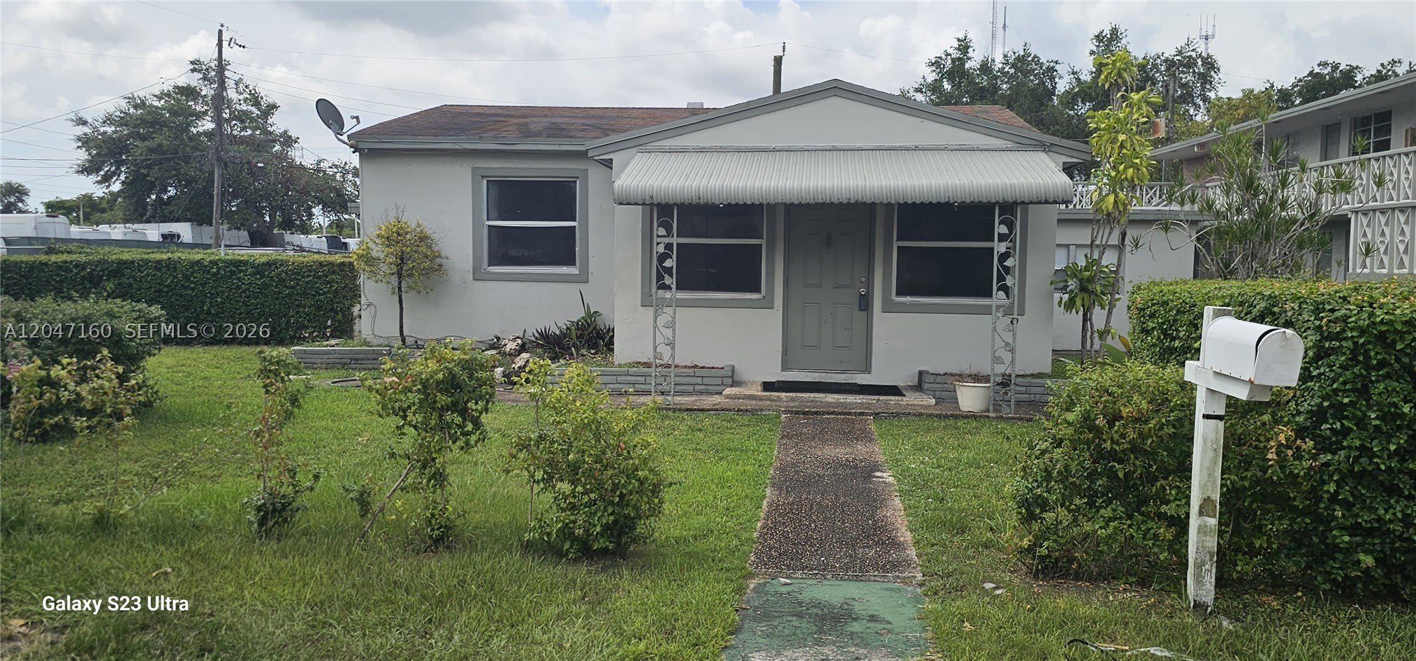 6010 SW 33rd St – photo 1