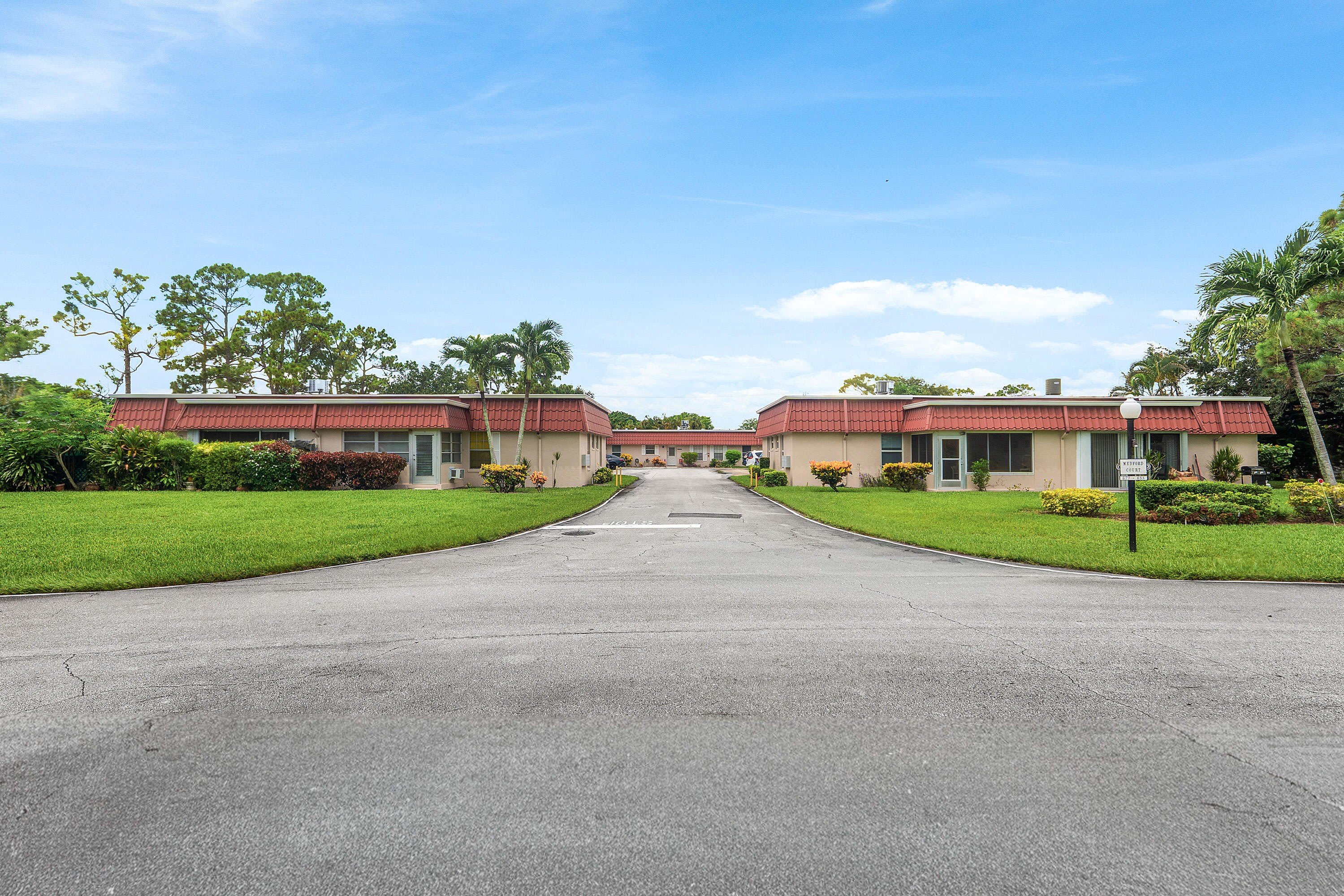 687 Marlboro Oval – photo 1