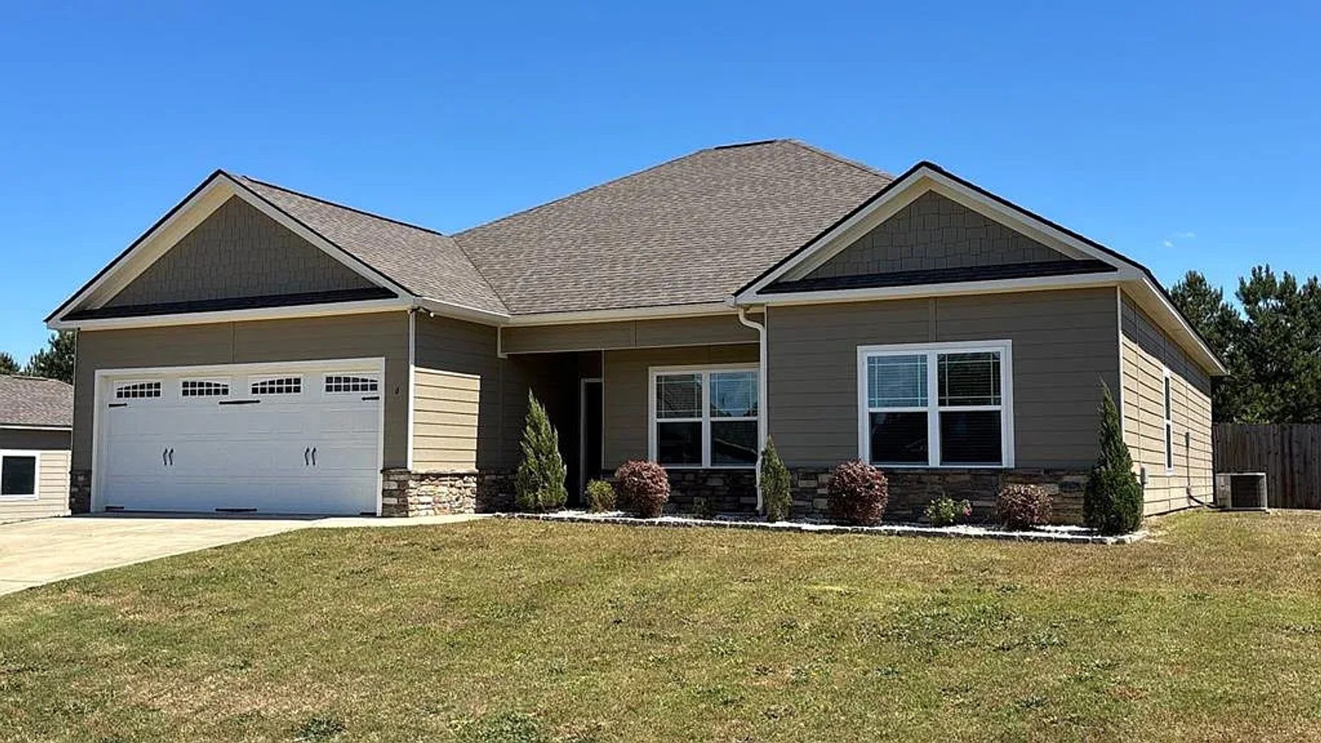 AVAILABLE NOW! 4-Bedroom Home- Fort Mitchell – photo 1 of 30