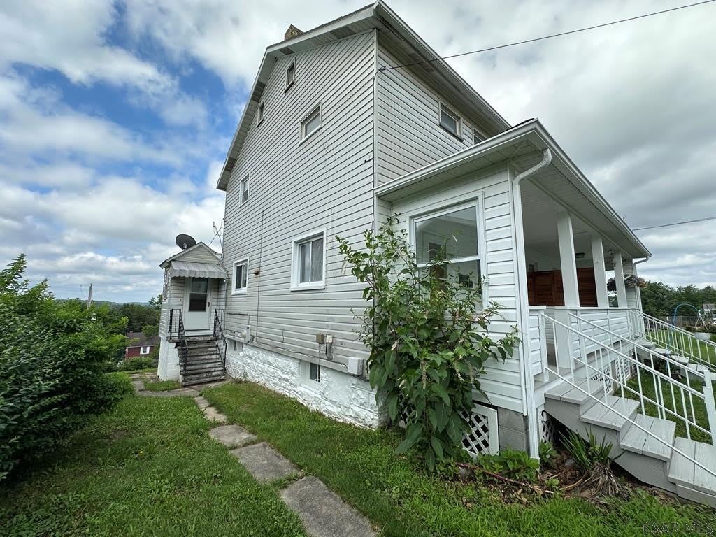 504 First St – photo 1 of 13