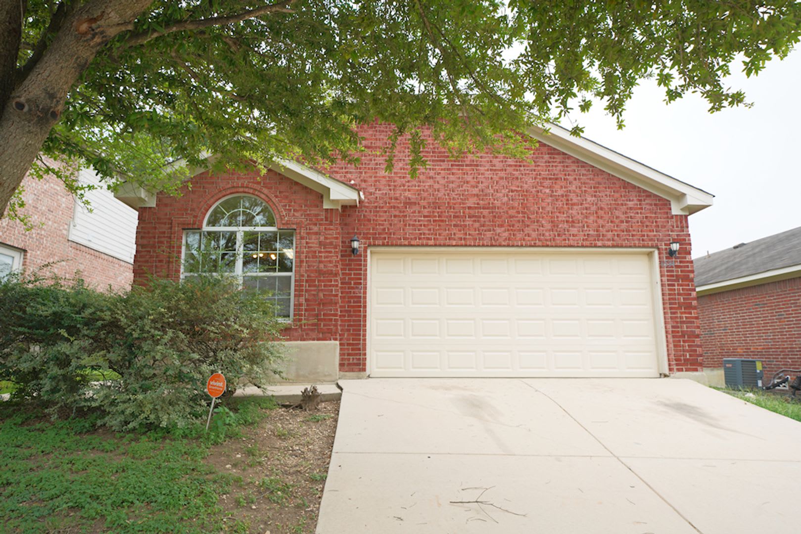 Great Home Now Available on the NorthEast Side of San Antonio. Realtor Commission: $500 – photo 1