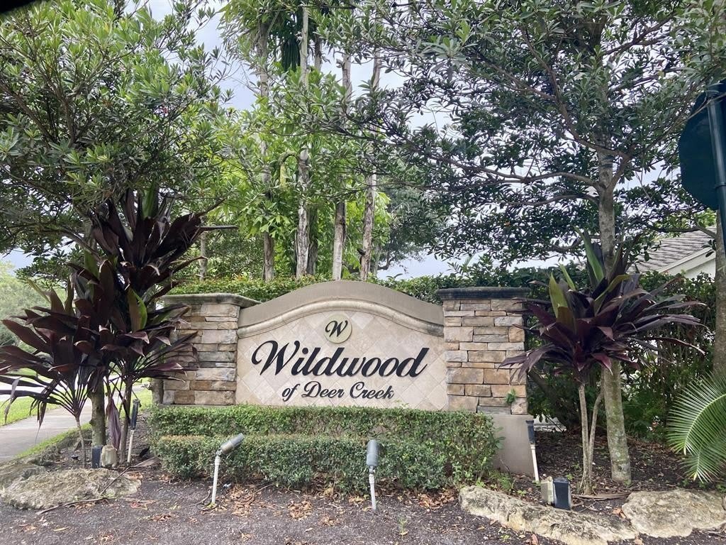 456 E Deer Creek Wildwood Ln E – photo 1 of 9