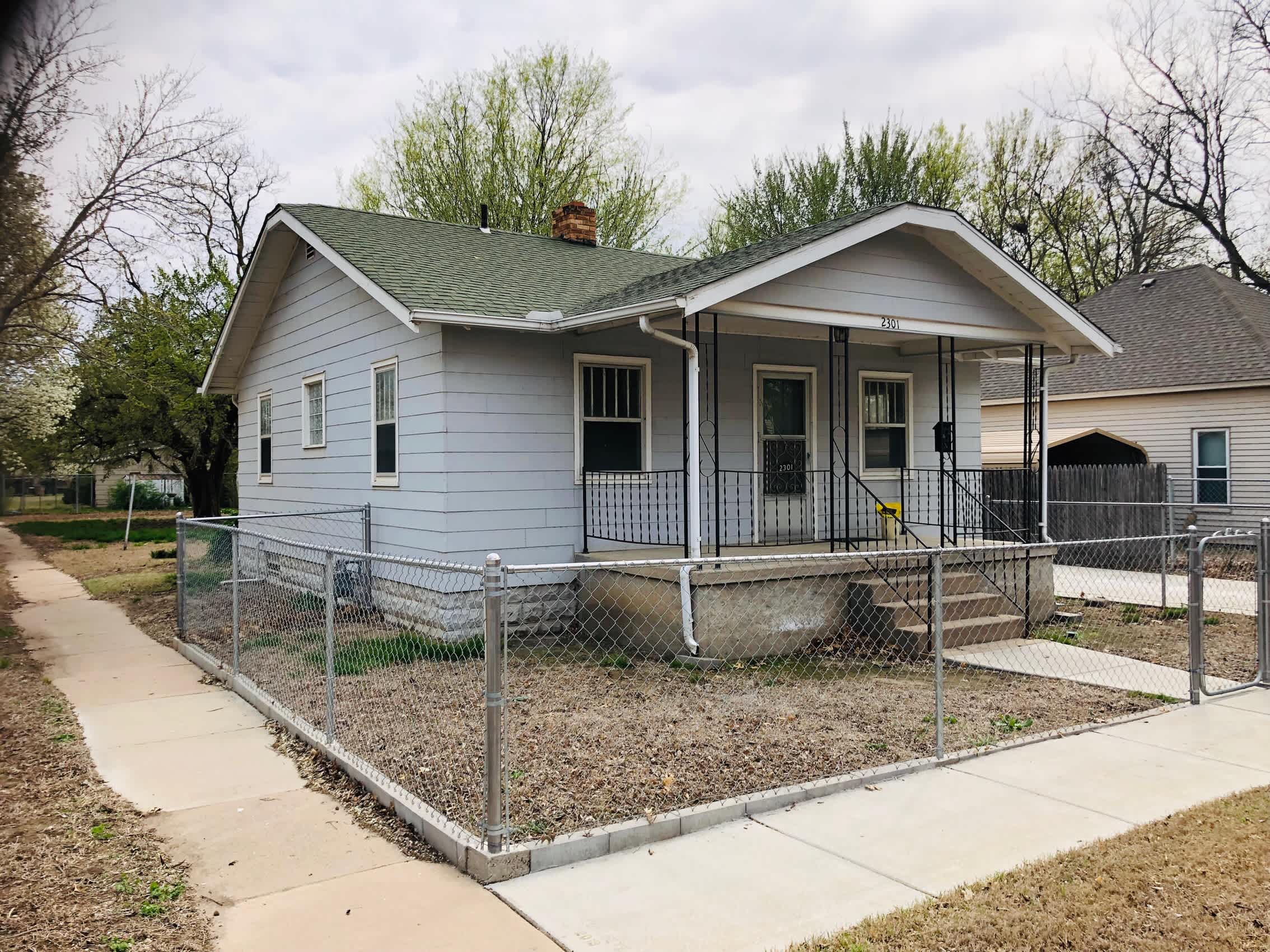 2301 West 3rd Street North – photo 1