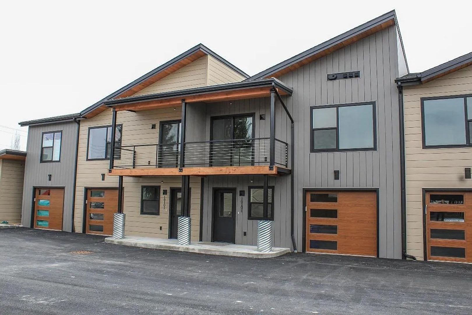 Month-to-Month 3bed 2.5 bath Whitefish Townhouse for rent – photo 1