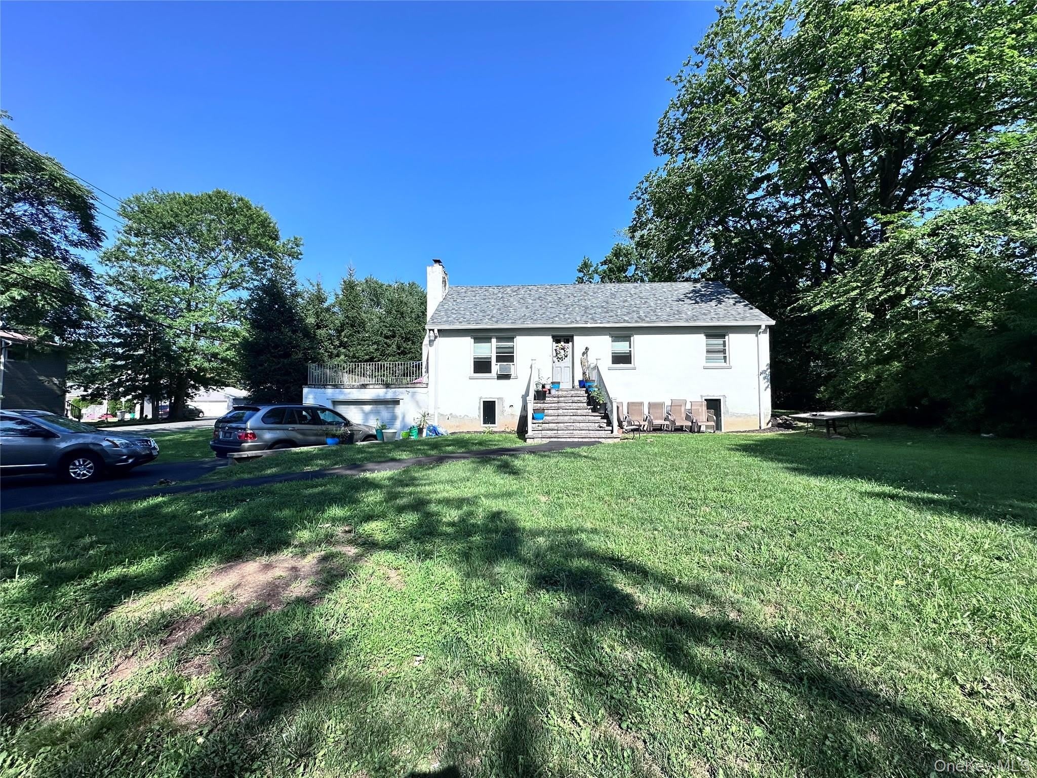 48 Medway Avenue – photo 1 of 17