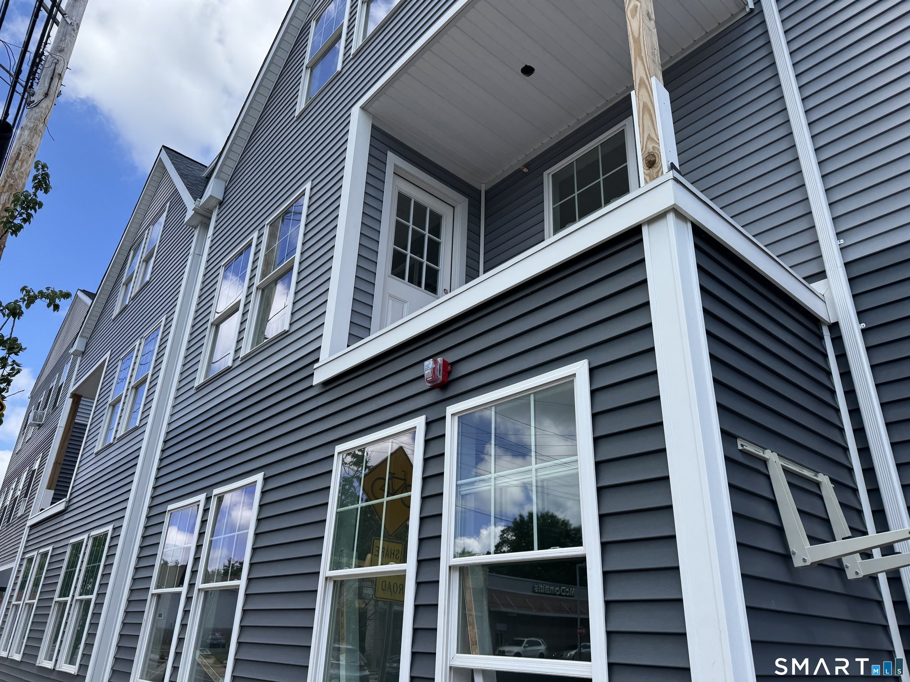 1085 4 Whalley Avenue – photo 1