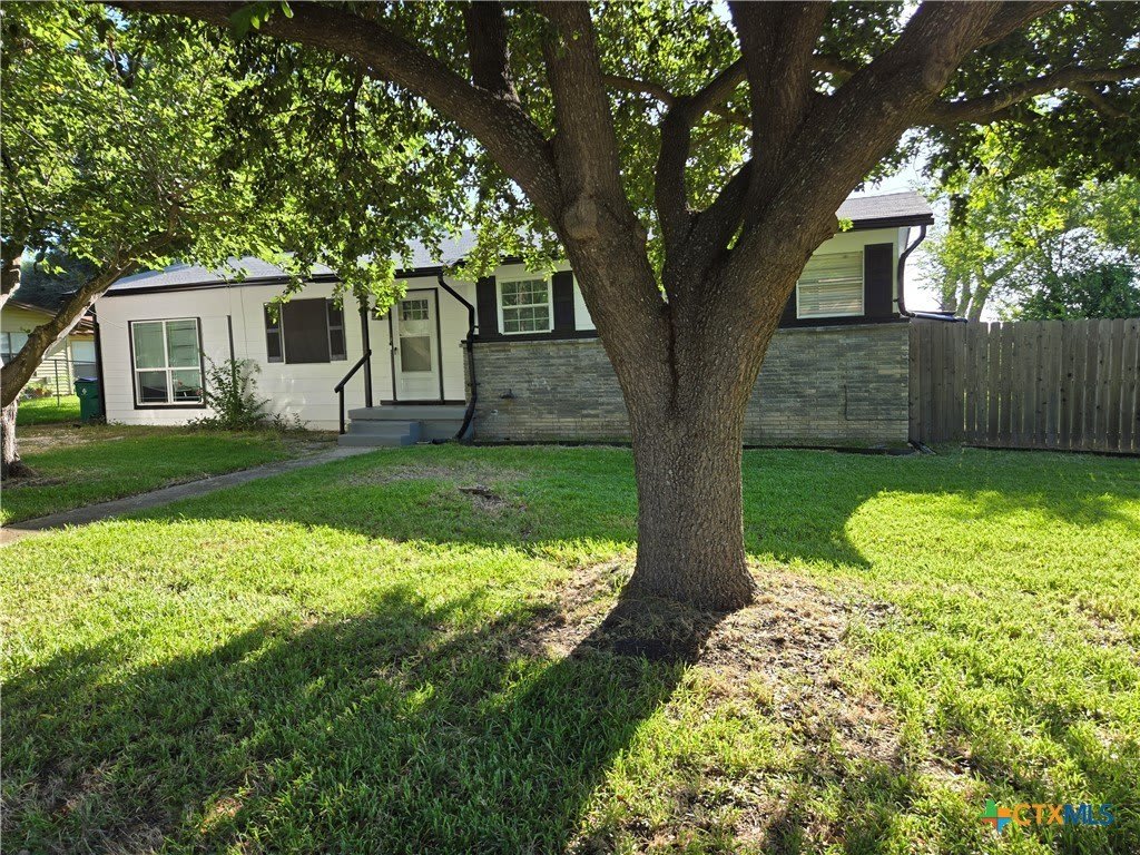 906 Debus Drive – photo 1 of 16