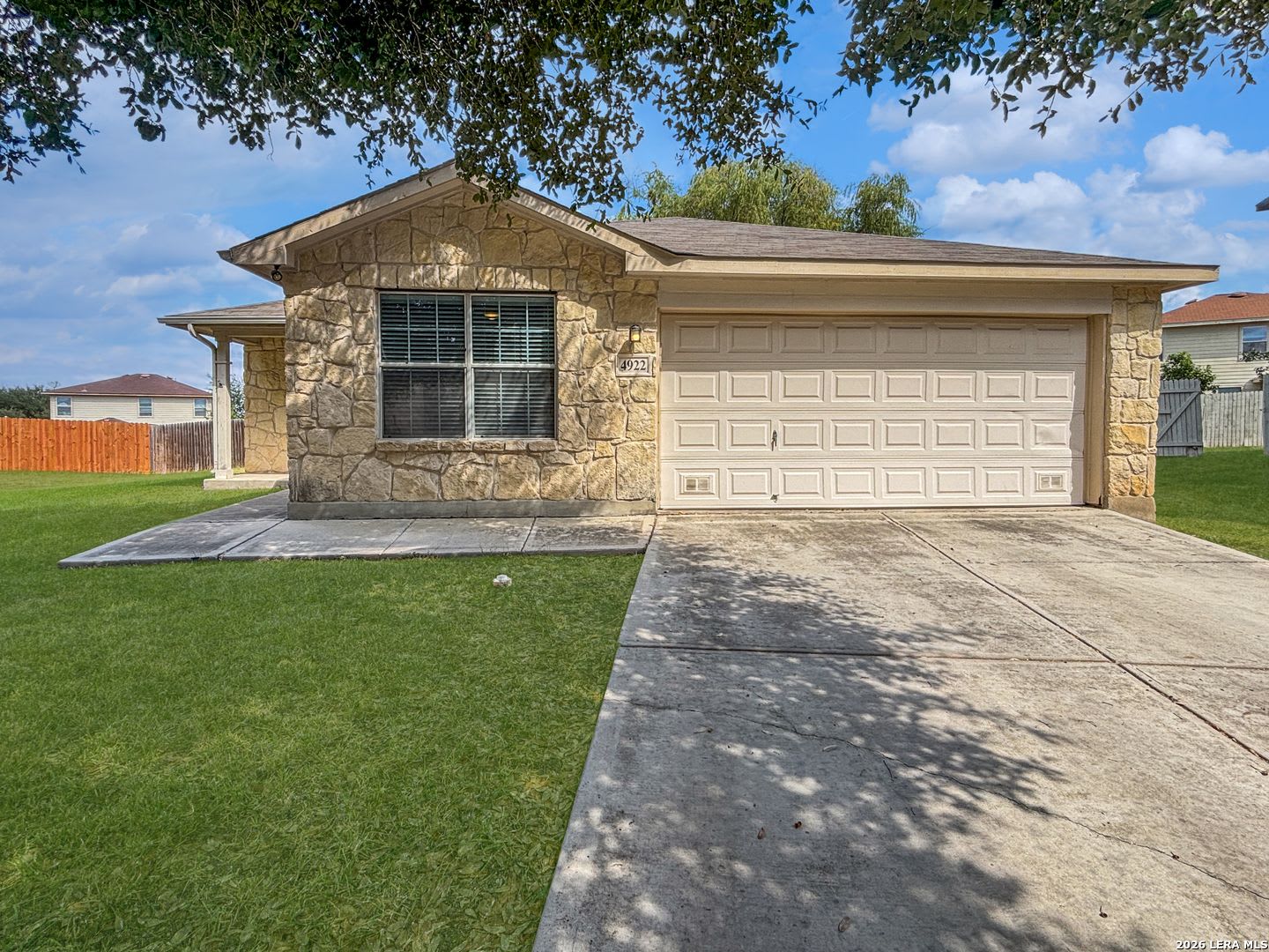 Charming One Story 3-Bedroom 2-Bath Home with Spacious Backyard near FT Sam and Randolph AFB! – photo 1
