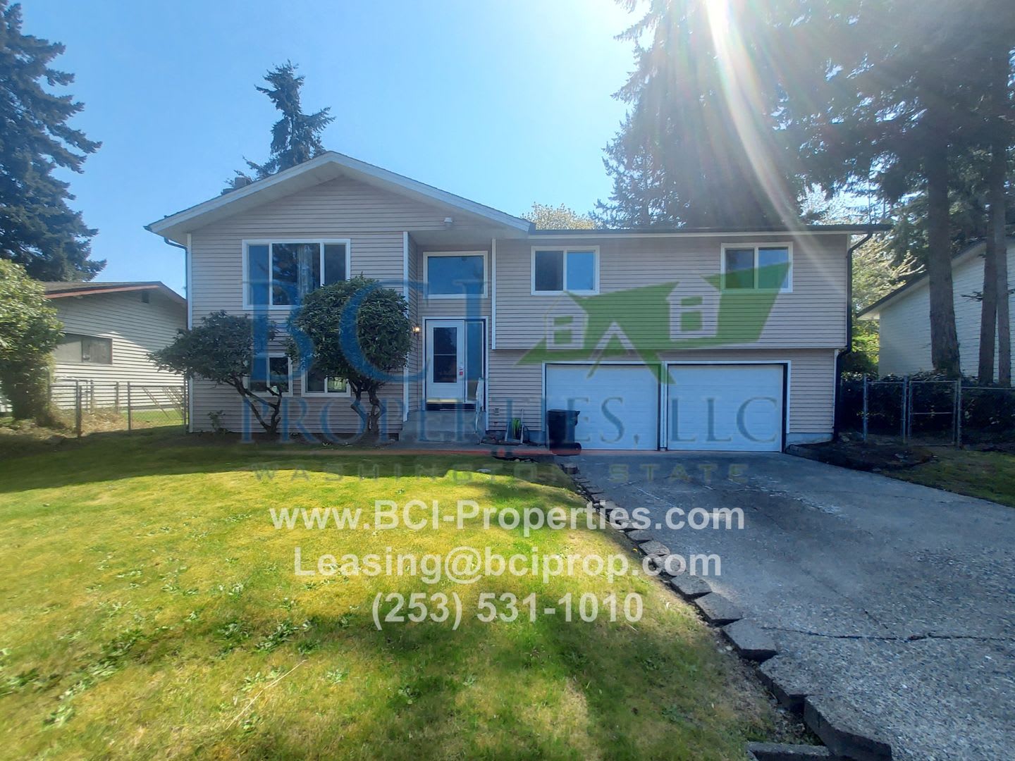 Beautiful 4 Bedroom/ 3 Bath Home close to Sunnyside Beach Park/ JBLM/ Fort Steilacoom! – photo 1 of 44
