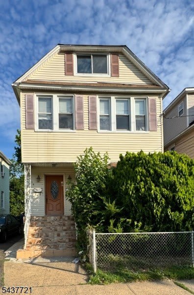 114 W 17Th St – photo 1 of 14