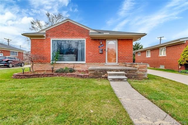 10070 Buckingham Avenue – photo 1 of 26