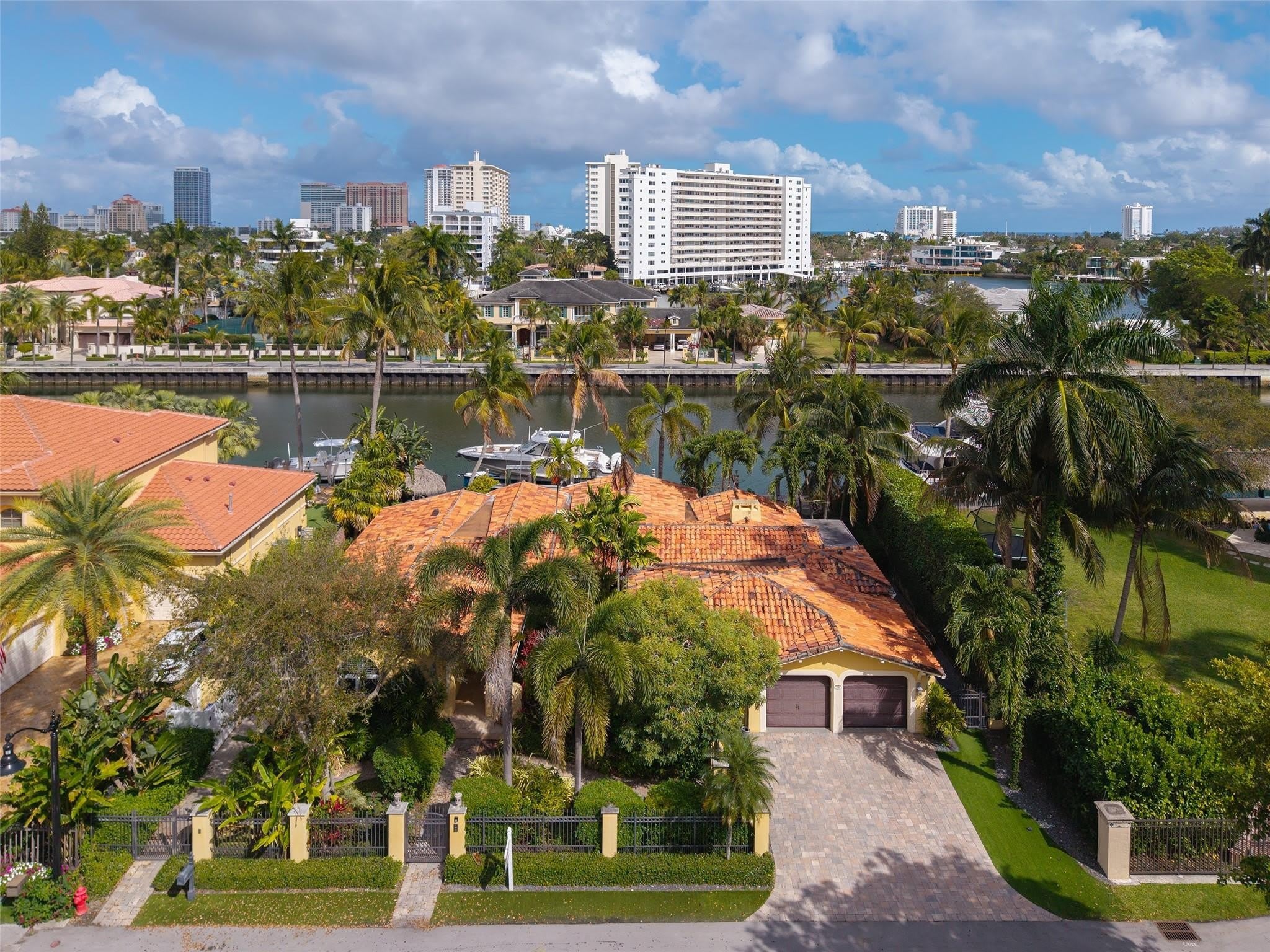 330 Royal Plaza Drive – photo 1