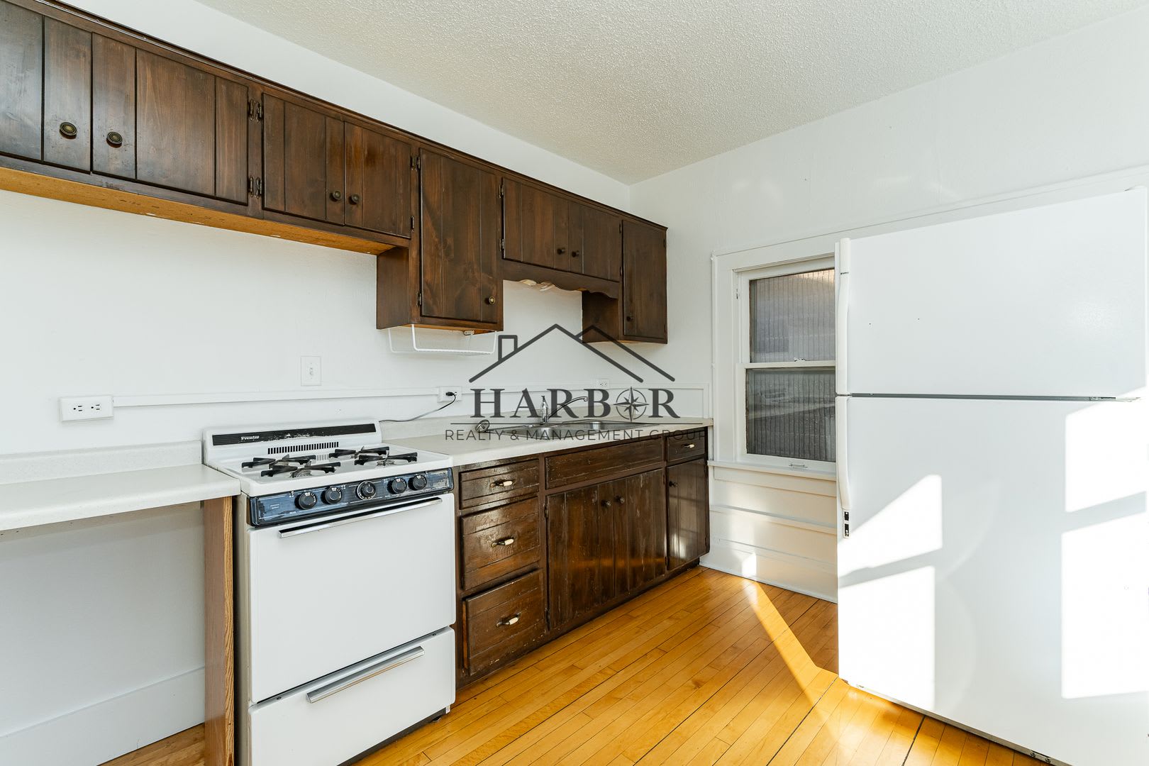 917 N Broadway Avenue – photo 1 of 234