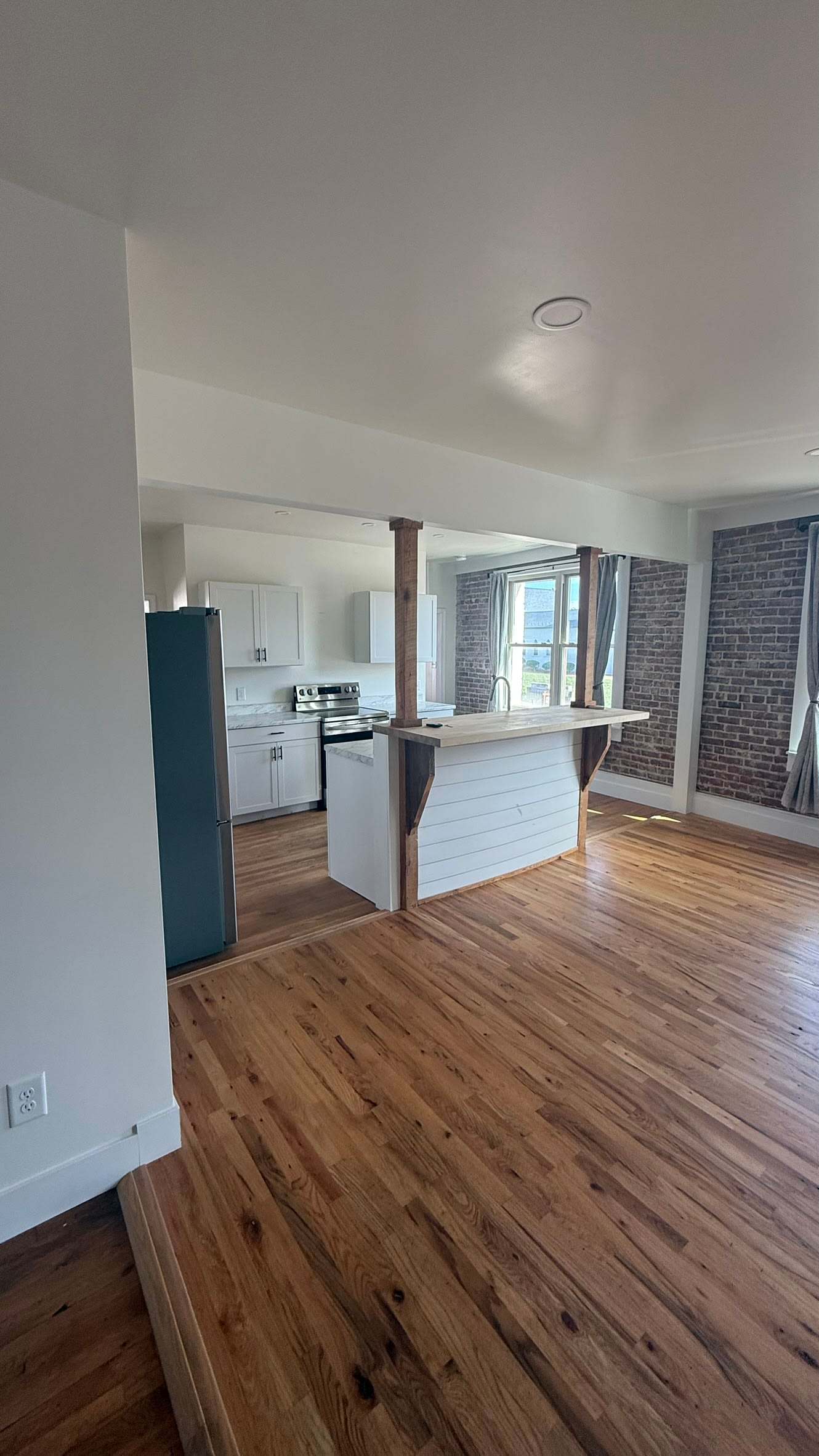 106 Main Street West – photo 1 of 15