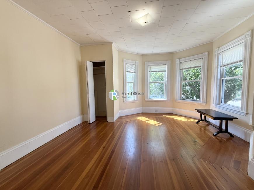 53 Litchfield St. – photo 1
