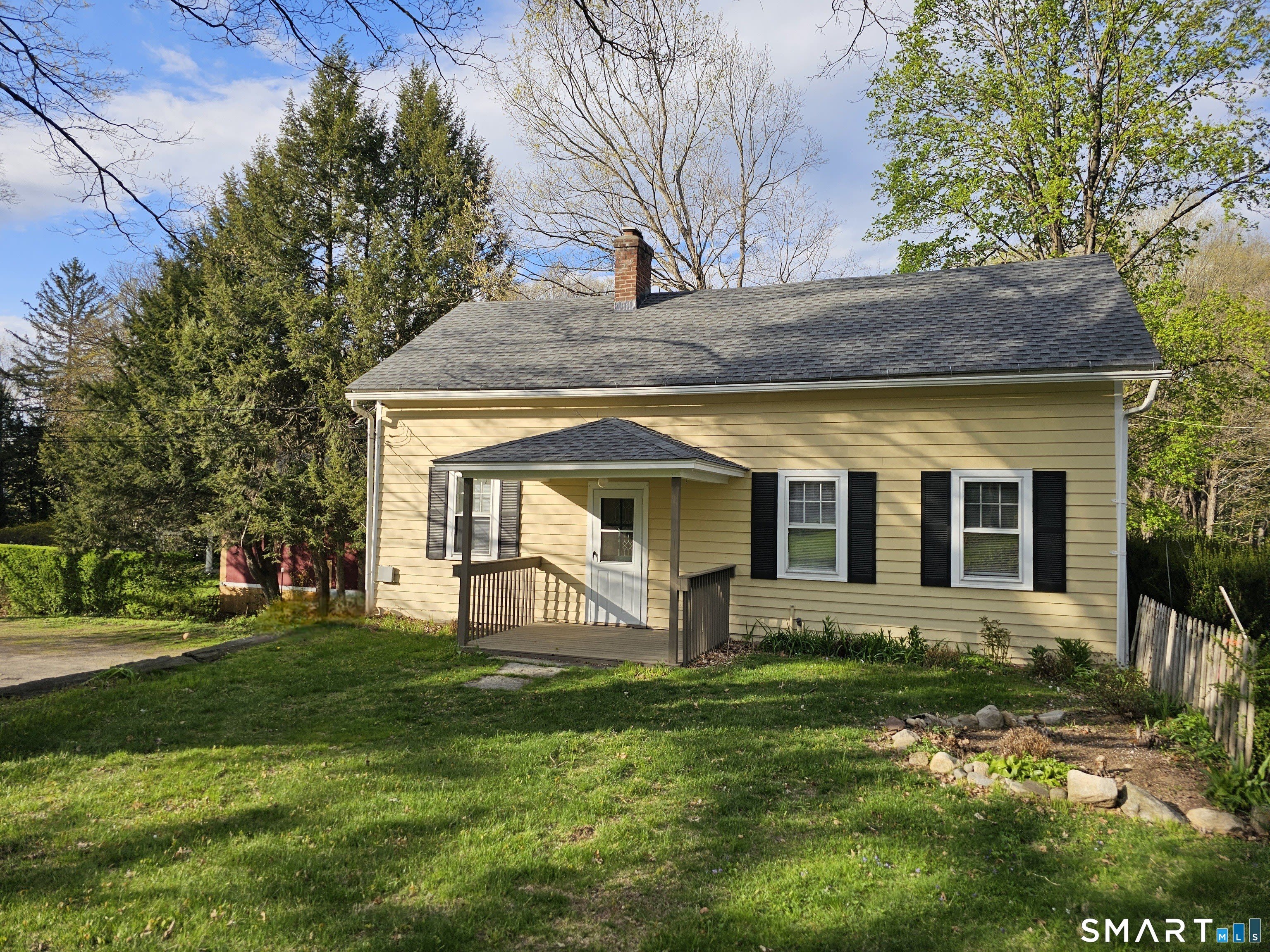 17 Pleasant Street – photo 1 of 9