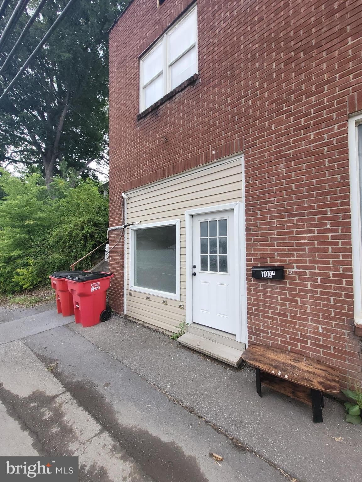 703 S WASHINGTON STREET – photo 1 of 8