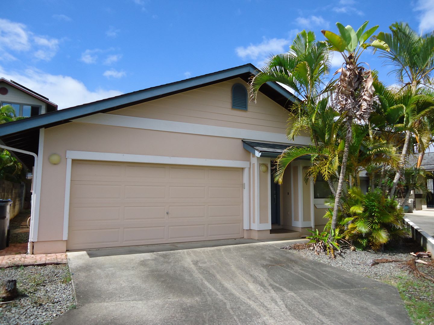 Clean 3 bedroom, 2 bath, 2 car garage home in Mililani Mauka – photo 1 of 12