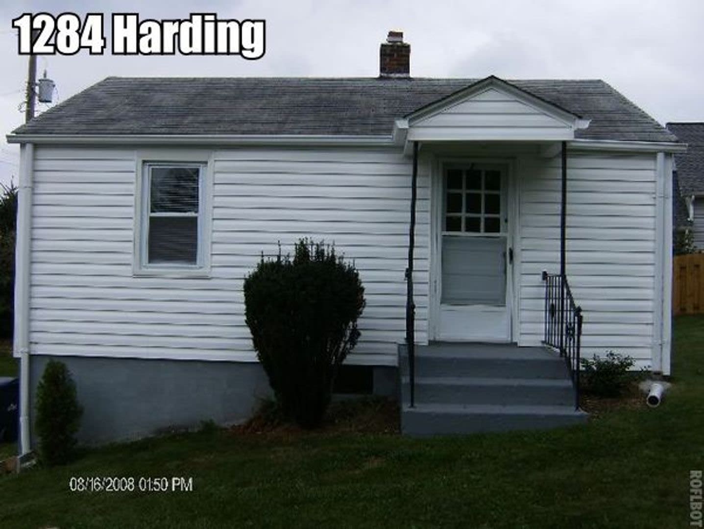 1 Bedroom 1 Bath Above Garage Apartment – photo 1