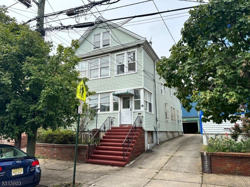 213 S 5Th St – photo 1 of 12