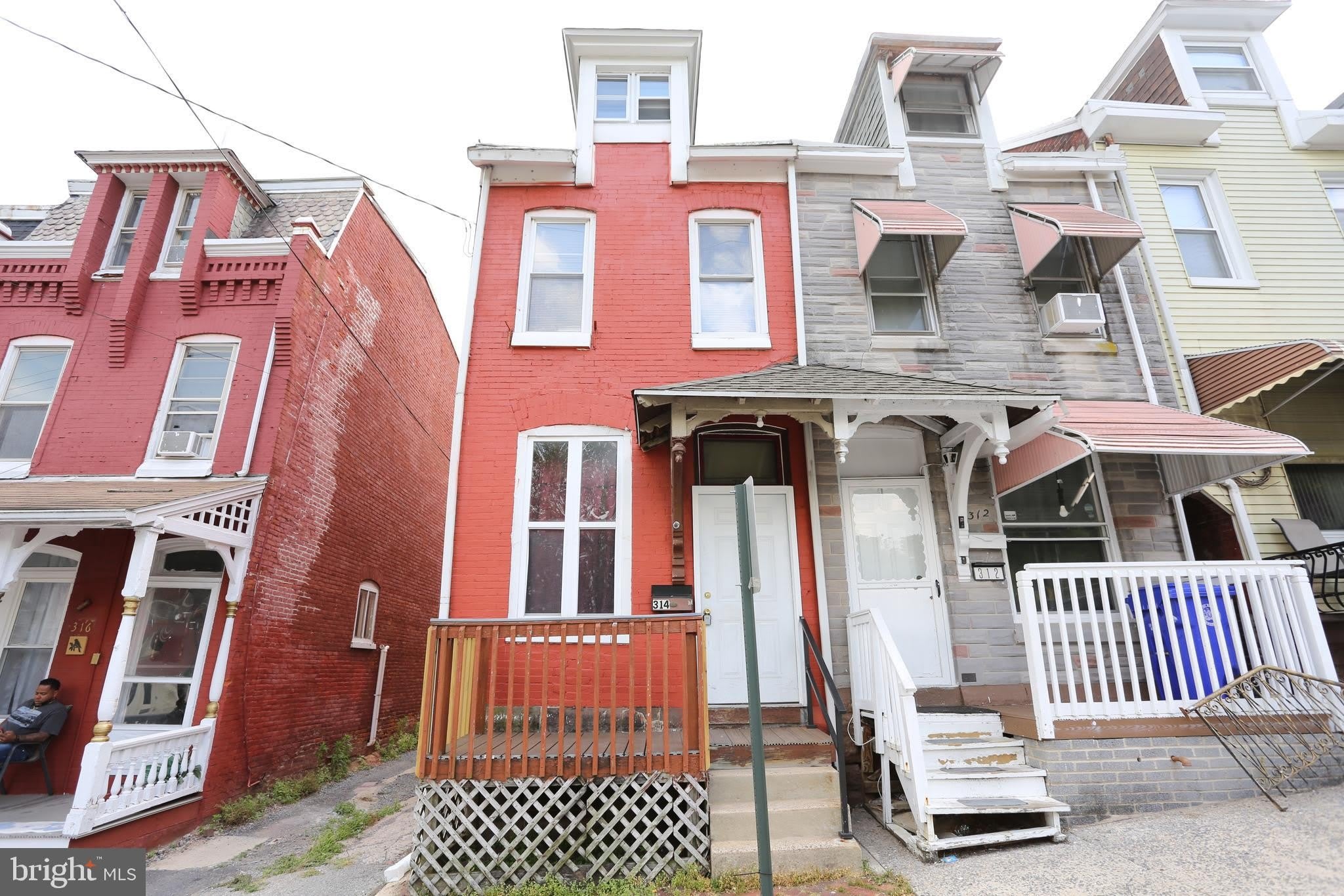 314 S 16TH Street – photo 1